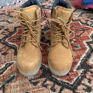 Composite toe timberland pro size 6 men’s 8 women’s. Worn once, new. Retail 129